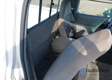 1992 Ford Ranger z USA, uszkodzony, nr VIN 1FTCR10X4NTA37046